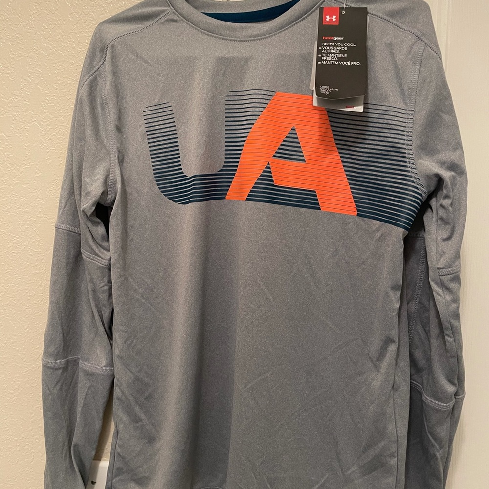 Boys Youth Large Under Armour Long sleeve NWT